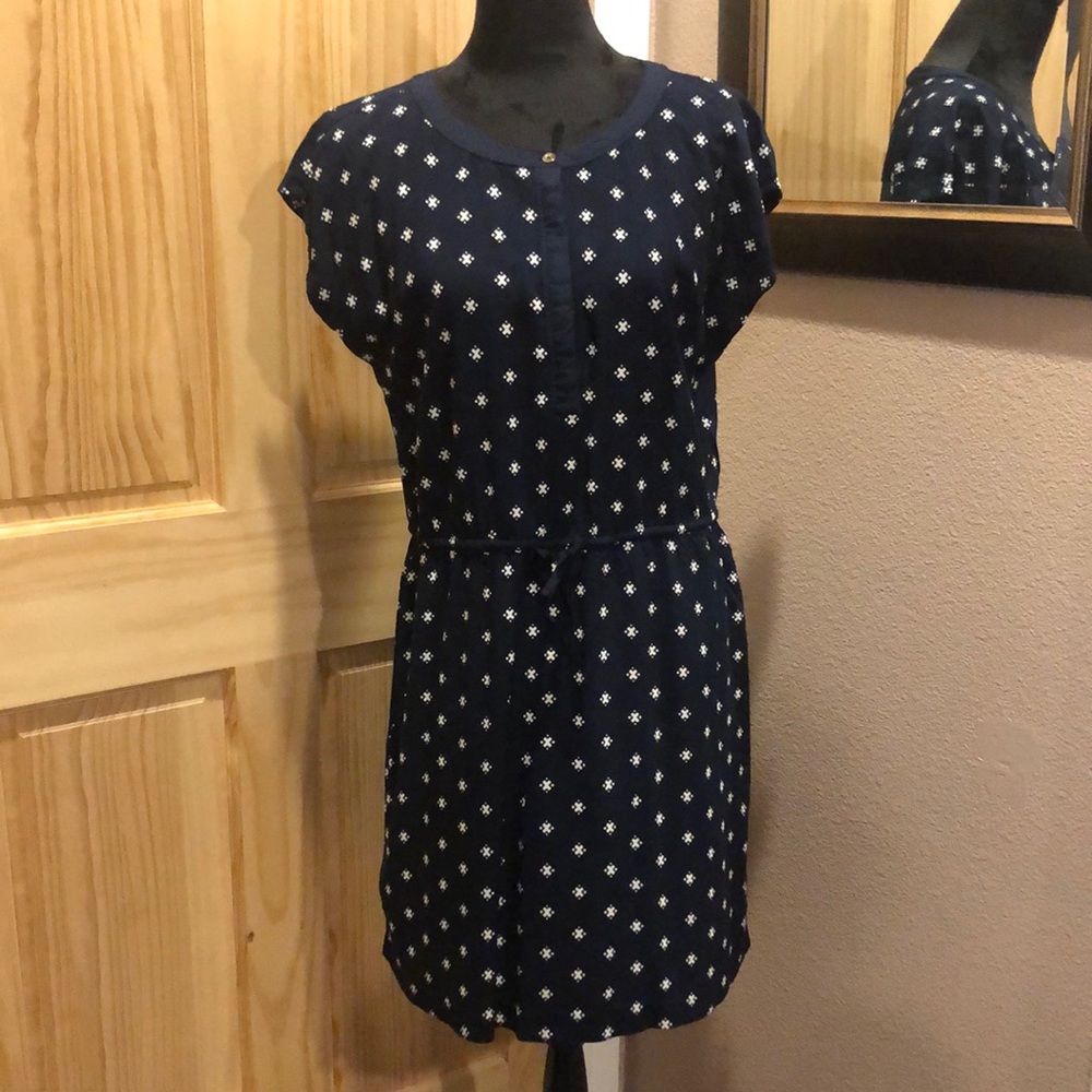 Tommy Hilfiger women’s Navy Blue with a white pattern dress size Large *Preowned